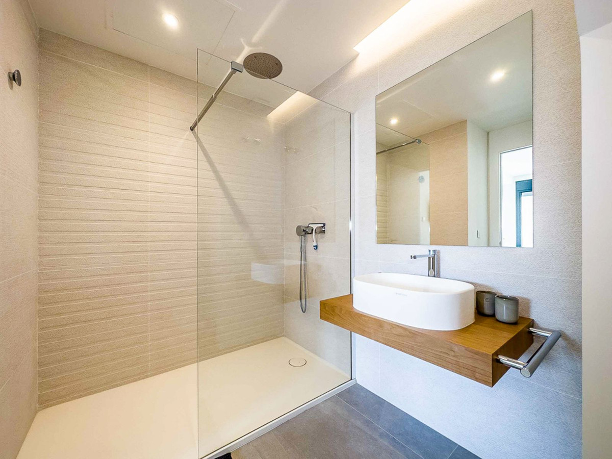 22d72f63d84eb6ec4a2eae8b241fc1f7 - 19