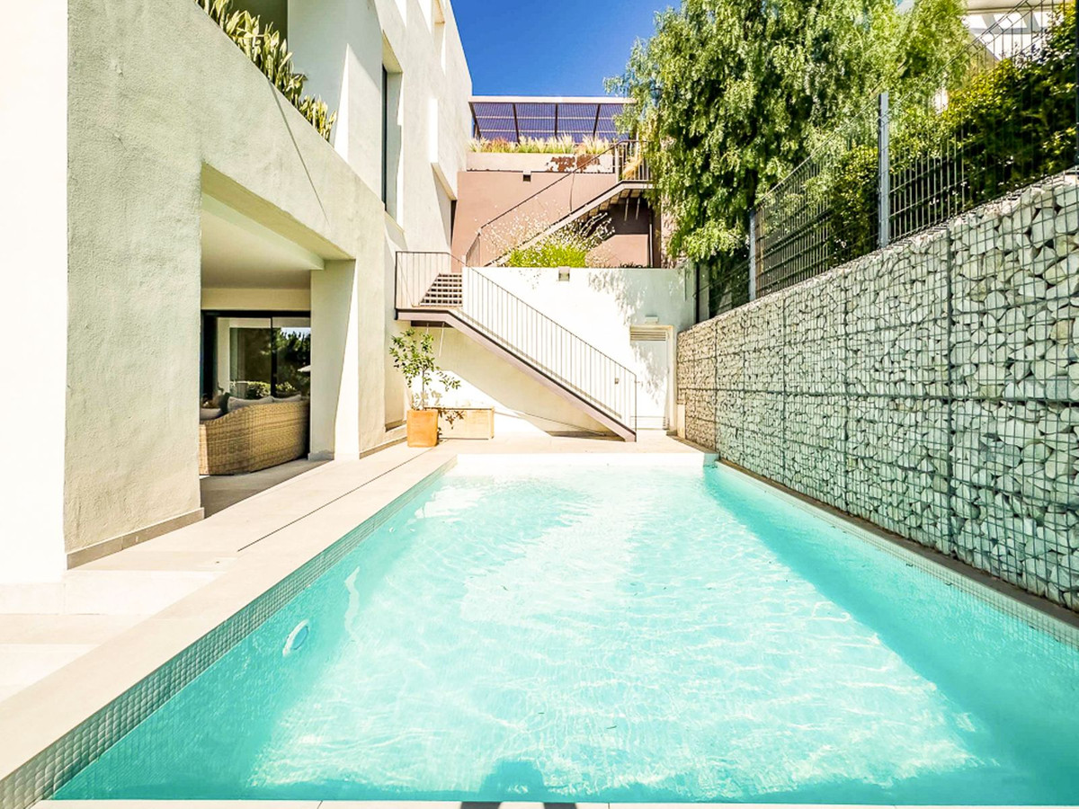 22d72f63d84eb6ec4a2eae8b241fc1f7 - 26