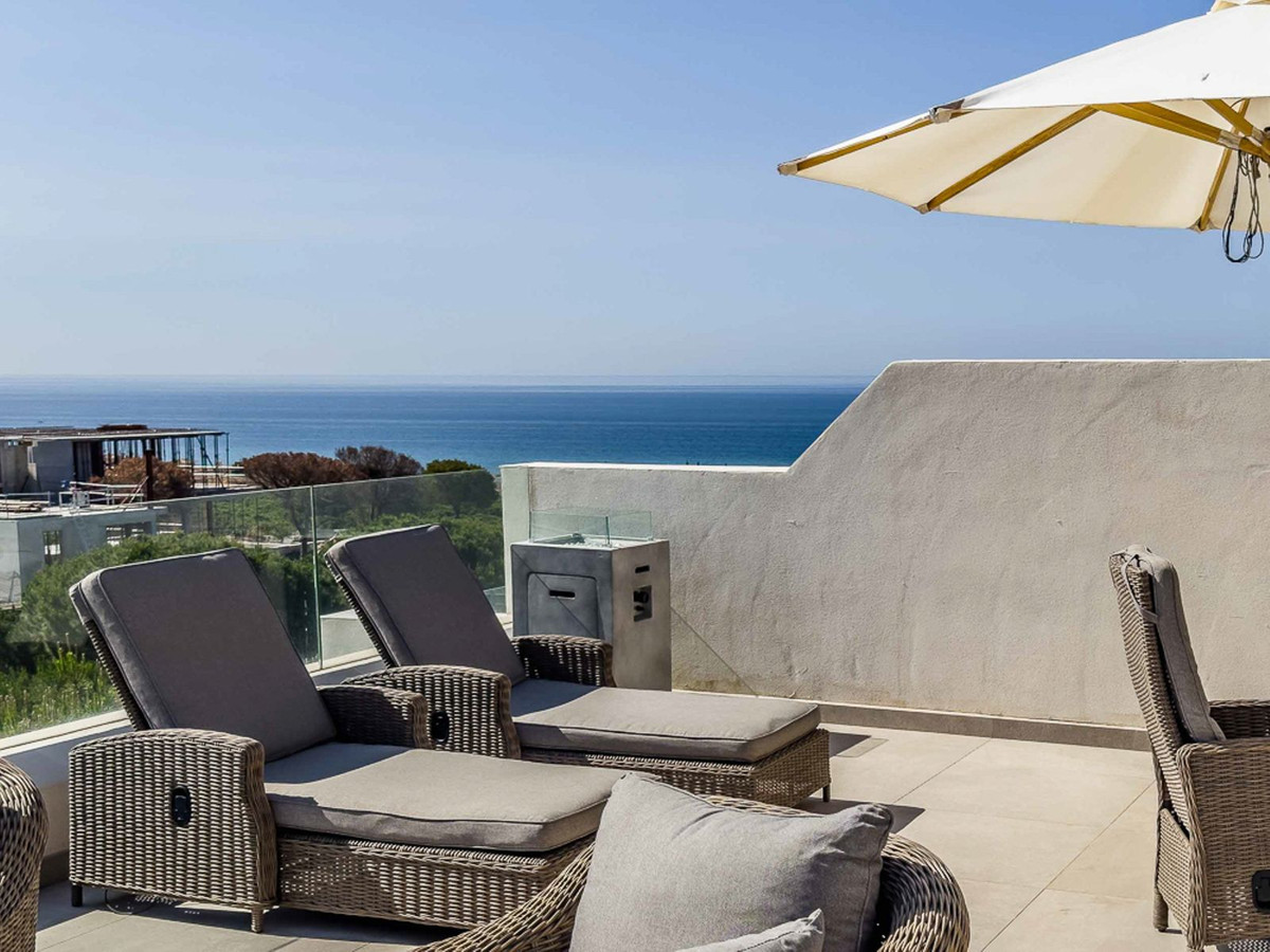 22d72f63d84eb6ec4a2eae8b241fc1f7 - 31