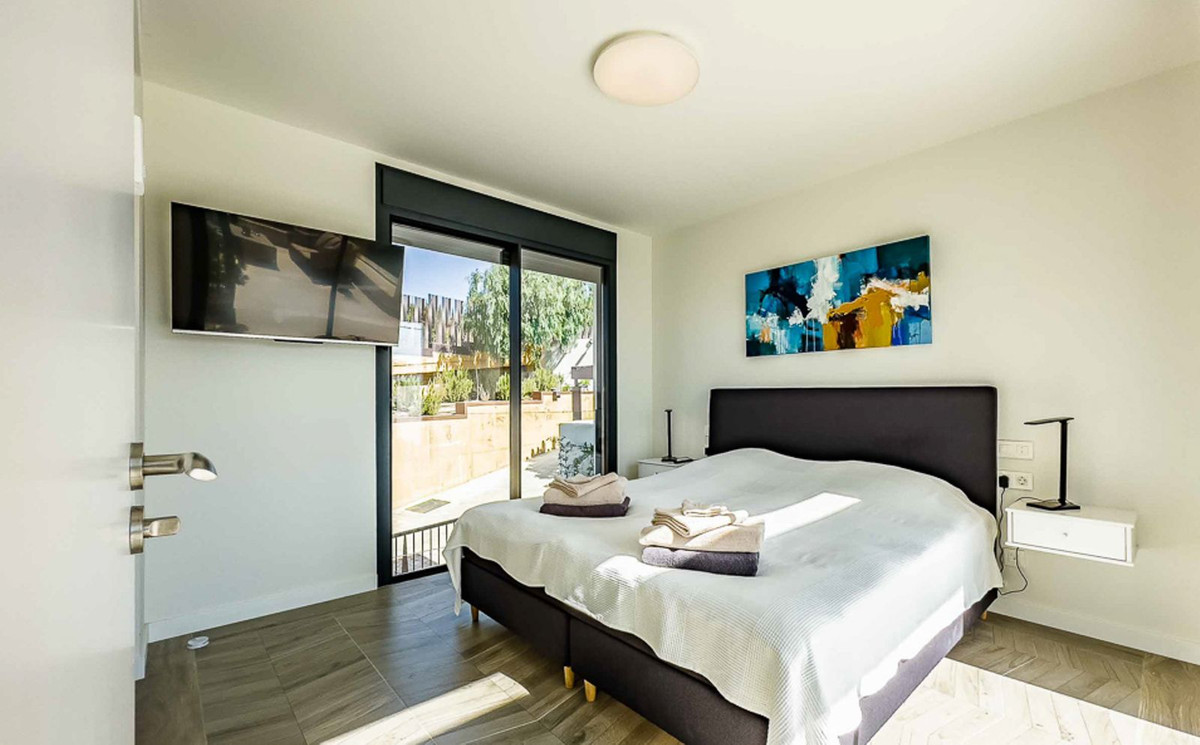 22d72f63d84eb6ec4a2eae8b241fc1f7 - 38