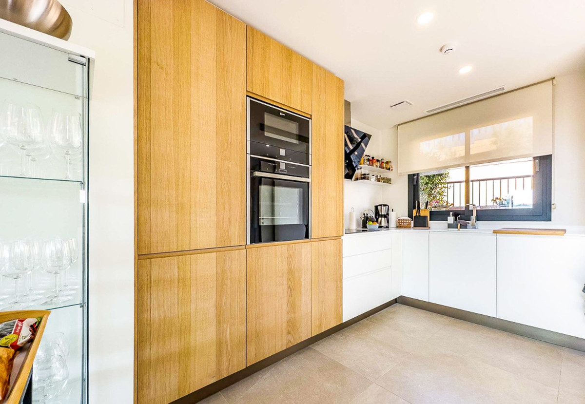 22d72f63d84eb6ec4a2eae8b241fc1f7 - 52