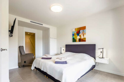 22d72f63d84eb6ec4a2eae8b241fc1f7 - 9