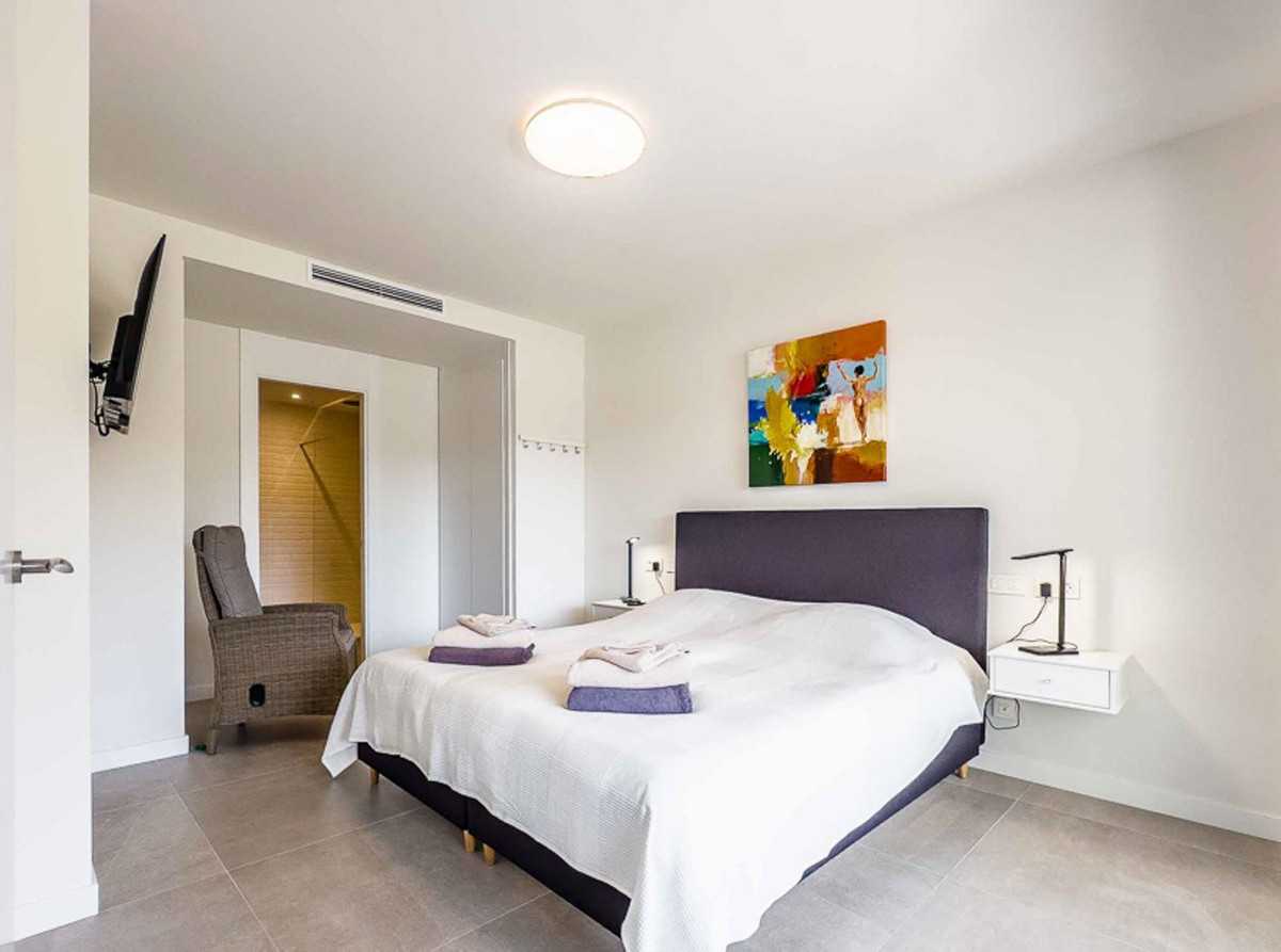 22d72f63d84eb6ec4a2eae8b241fc1f7 - 9