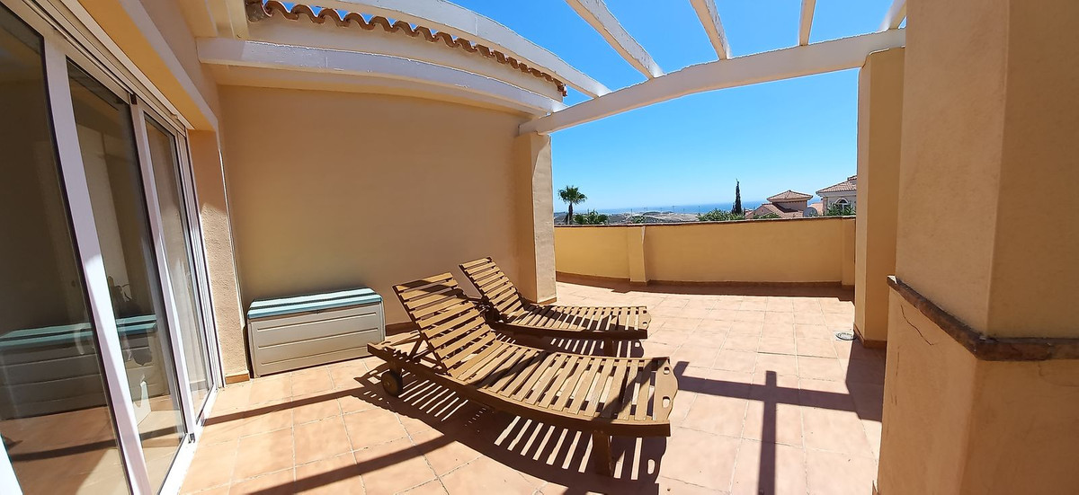 233e6abc9bd7d6fe5fc01d05333e9110 - 12