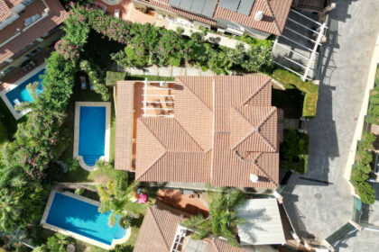 233e6abc9bd7d6fe5fc01d05333e9110 - 18