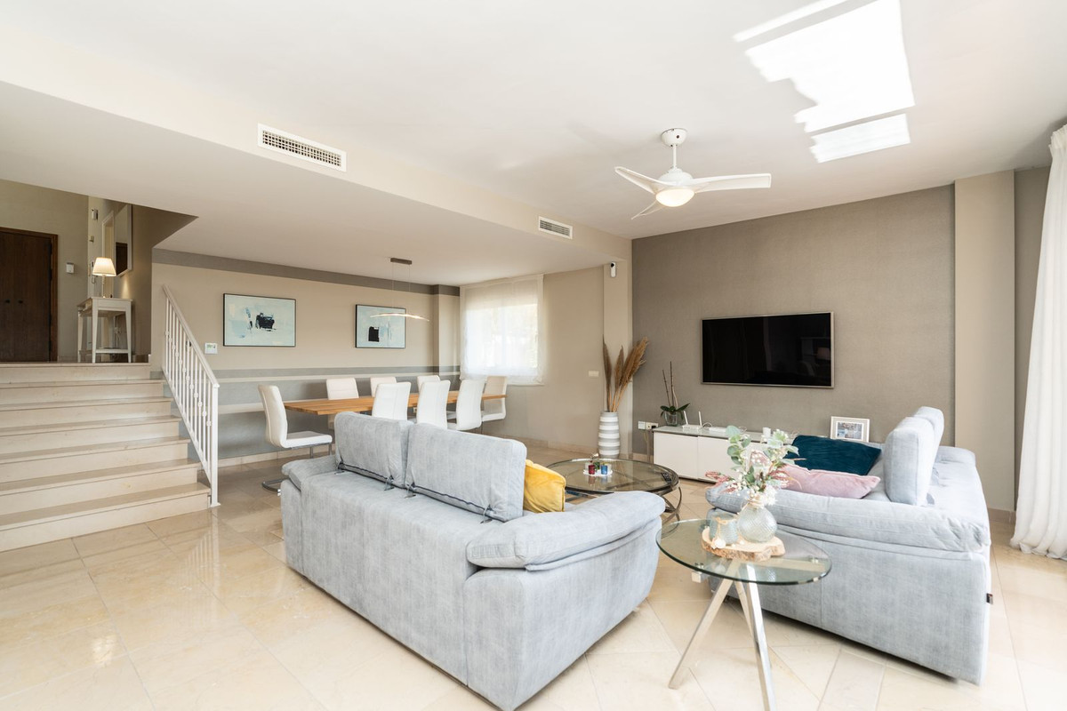 233e6abc9bd7d6fe5fc01d05333e9110 - 21