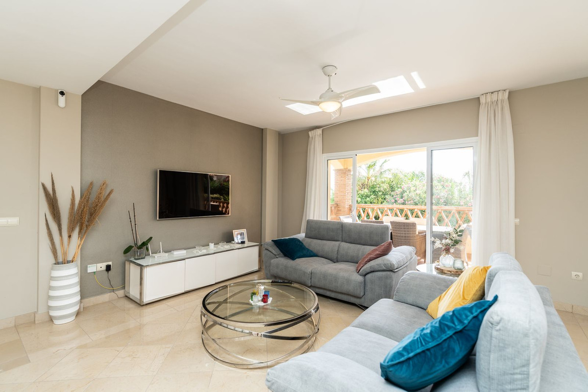 233e6abc9bd7d6fe5fc01d05333e9110 - 22