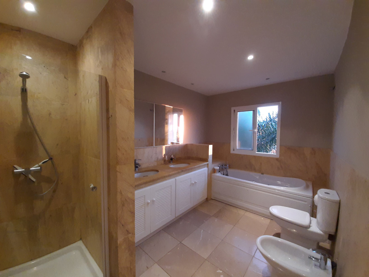 233e6abc9bd7d6fe5fc01d05333e9110 - 42