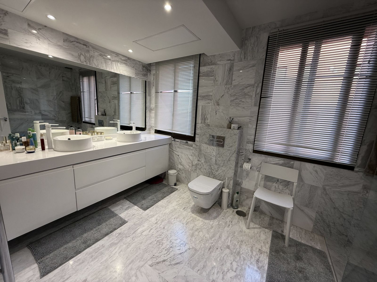 23654d91753d5489b1e953d415d1cb62 - 11