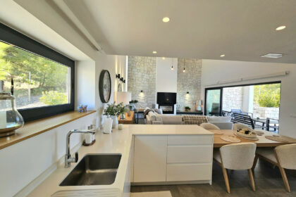 241e8883fb5715f4cdef1ed02a0c13e9 - 18