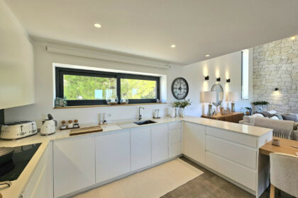 241e8883fb5715f4cdef1ed02a0c13e9 - 19