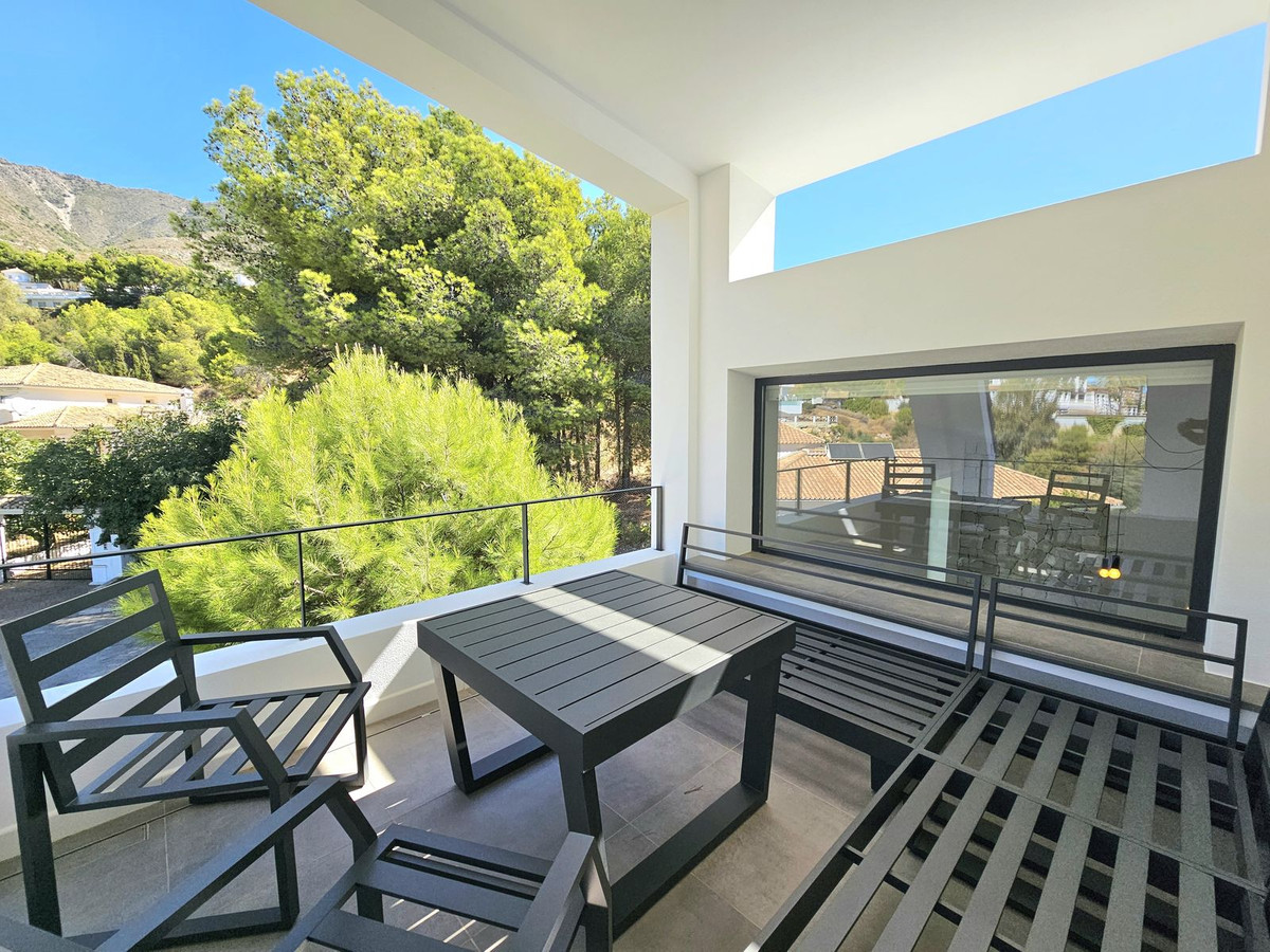 241e8883fb5715f4cdef1ed02a0c13e9 - 53