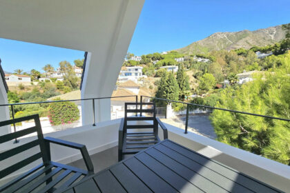 241e8883fb5715f4cdef1ed02a0c13e9 - 54