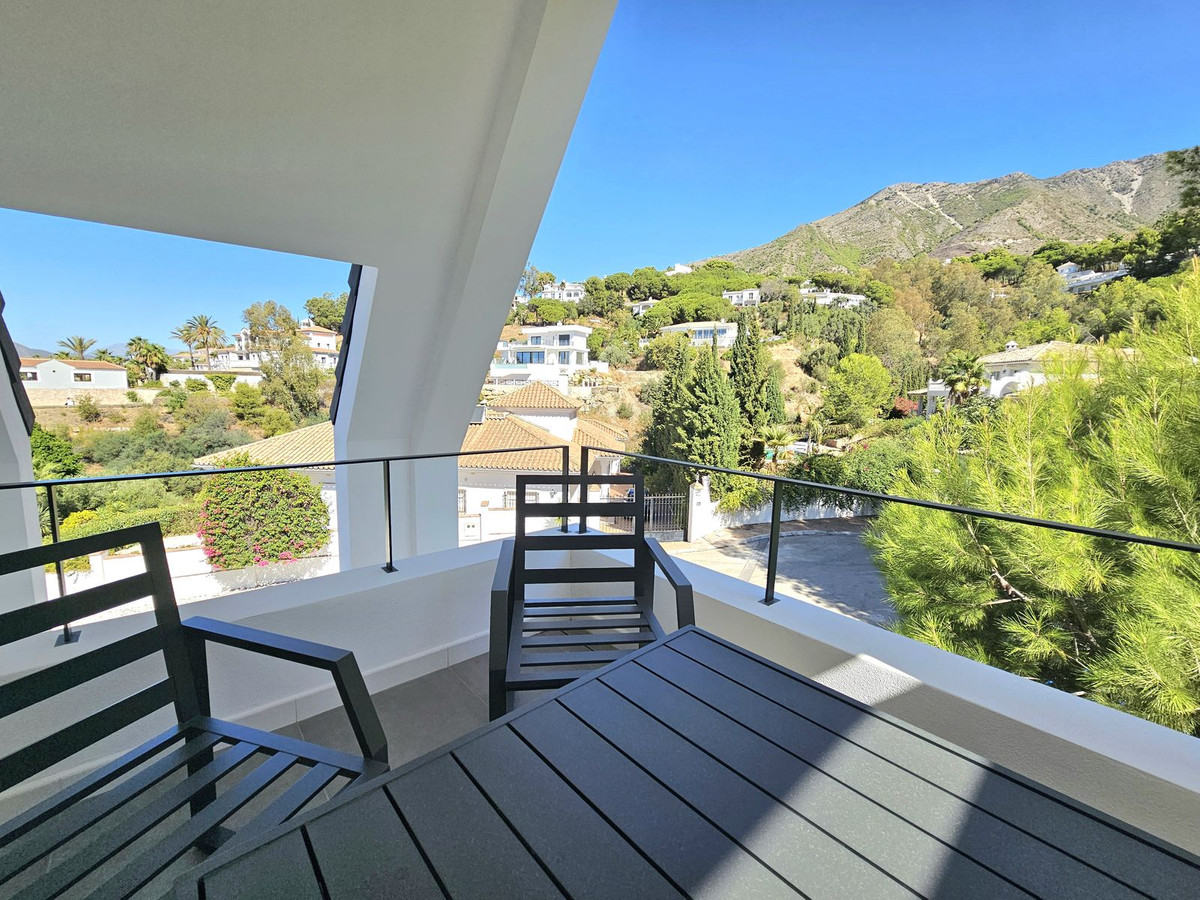 241e8883fb5715f4cdef1ed02a0c13e9 - 54