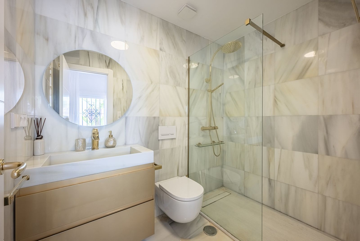 249a2ec33237dcb227d7d35de5142992 - 16