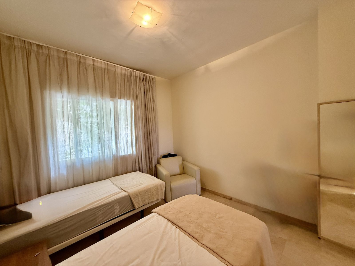 24a17bd7e2e3f2e0c51b2dfef5e29333 - 20