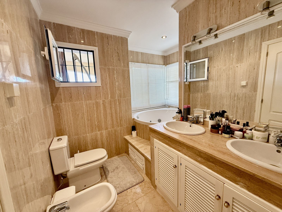 24a17bd7e2e3f2e0c51b2dfef5e29333 - 29