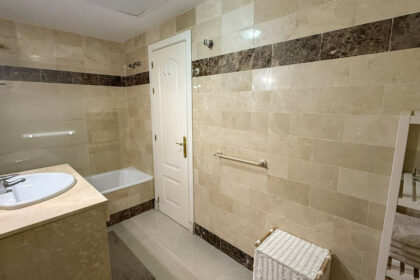 24b25517fd28f63de13d9fd2a1f5f648 - 27