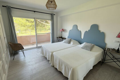 250a4f20421b4f2f99e35330966407b0 - 17