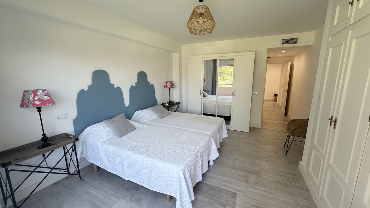 250a4f20421b4f2f99e35330966407b0 - 18