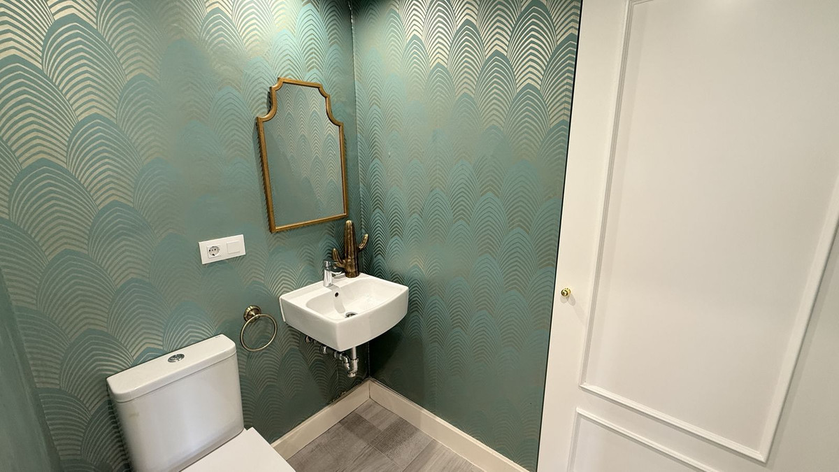 250a4f20421b4f2f99e35330966407b0 - 24