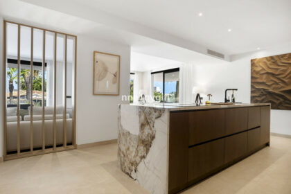 251eeb6e3675fa9dc5552fc7f30e6cf3 - 11