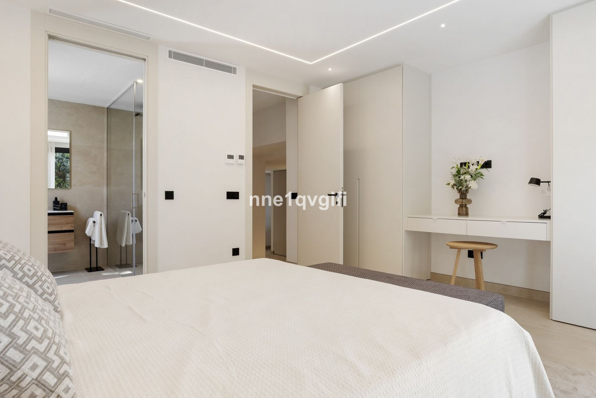 251eeb6e3675fa9dc5552fc7f30e6cf3 - 24