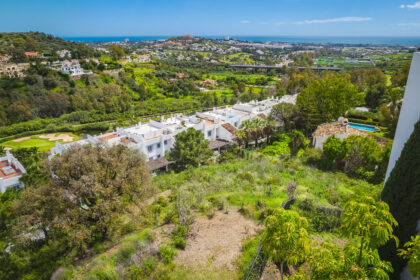 26ae8573b0e9070272fa2ca2806e1867 - 18