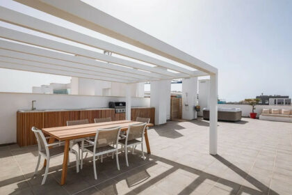 270c05a7f9c4e916c65867ac8855a375 - 22