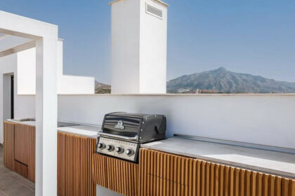 270c05a7f9c4e916c65867ac8855a375 - 23