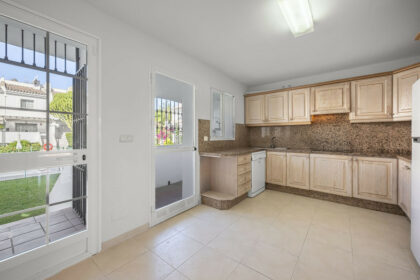 277a727a87cfcda276a0d35ad7ec91b4 - 12