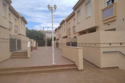 279907be29c995c08fa4e84ed15d5524 - 30