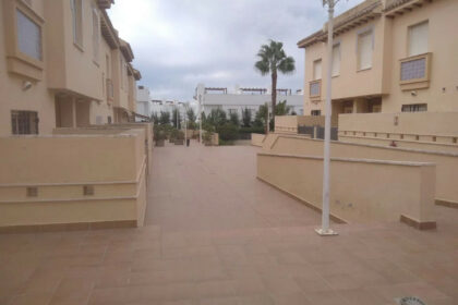 279907be29c995c08fa4e84ed15d5524 - 31