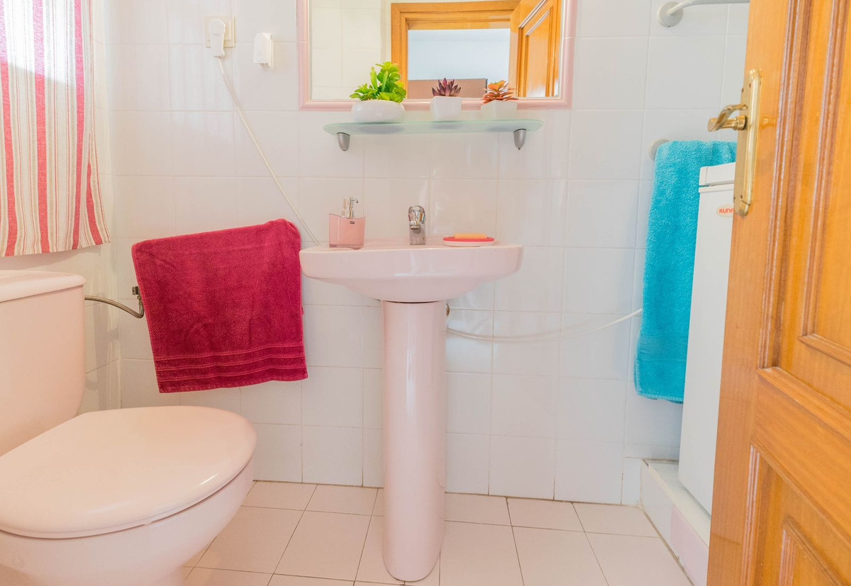 27c0db8cb27369e99a79cb2729dc3a65 - 12