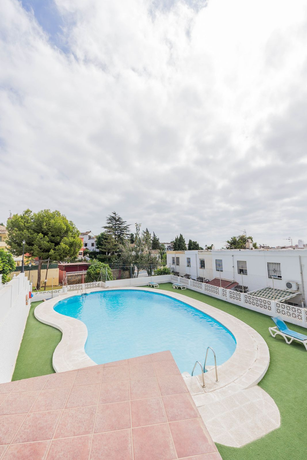 27c0db8cb27369e99a79cb2729dc3a65 - 16