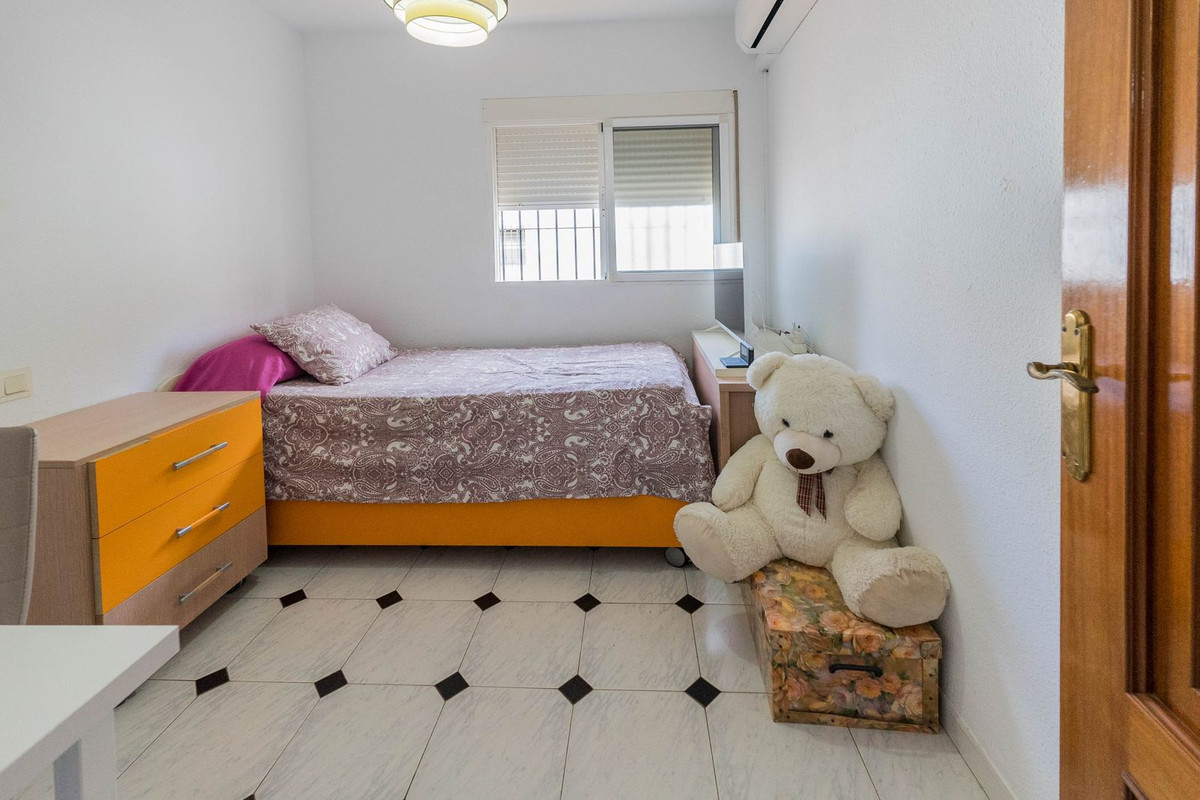 27c0db8cb27369e99a79cb2729dc3a65 - 18