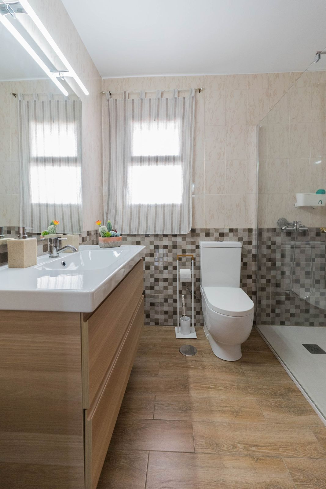 27c0db8cb27369e99a79cb2729dc3a65 - 27