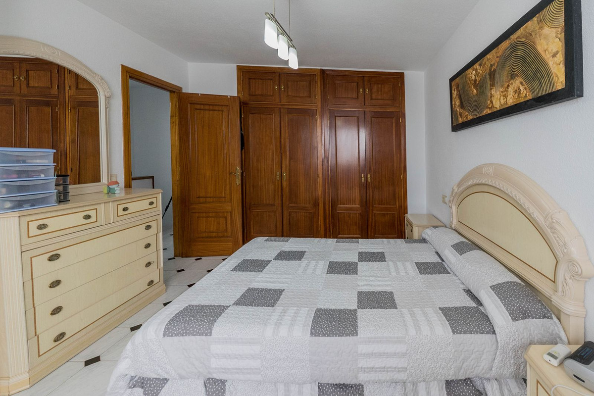 27c0db8cb27369e99a79cb2729dc3a65 - 34