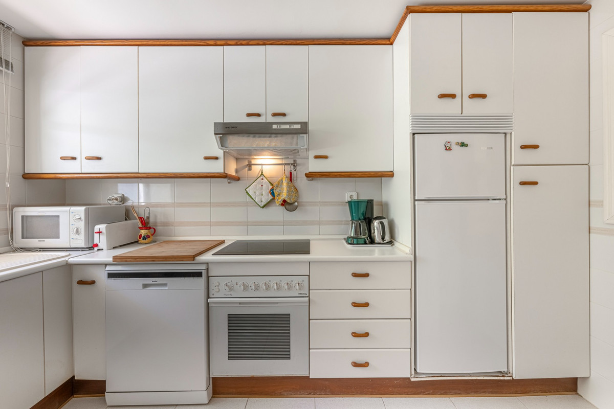 280b428b65c8dcbb47dc4e90618b1d18 - 18