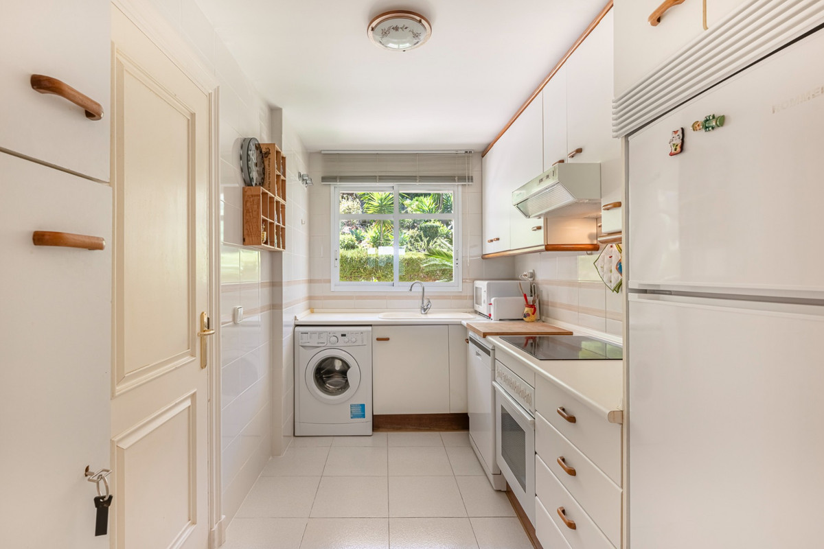 280b428b65c8dcbb47dc4e90618b1d18 - 19