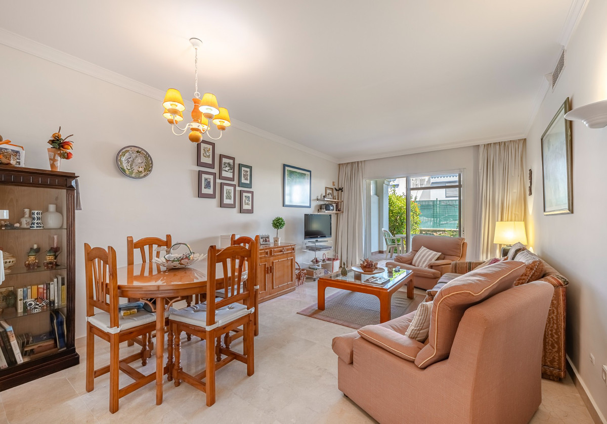 280b428b65c8dcbb47dc4e90618b1d18 - 24