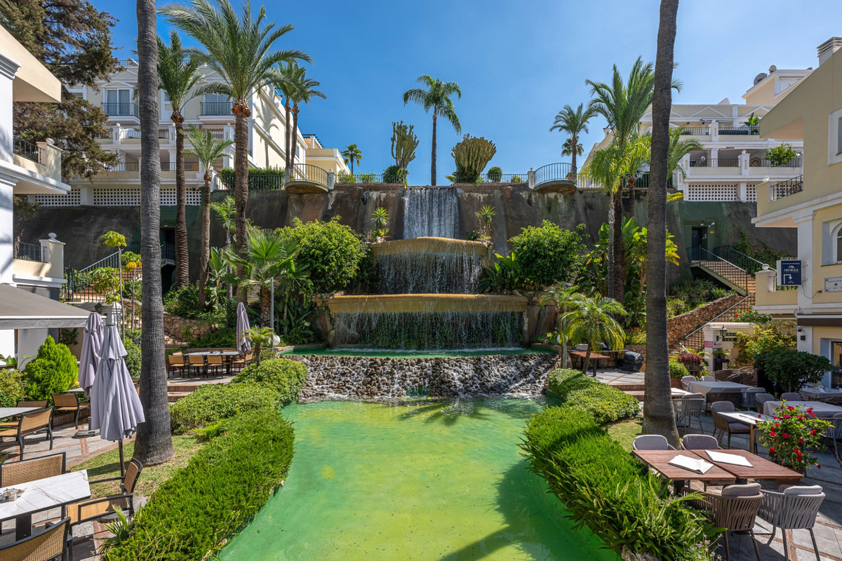 280b428b65c8dcbb47dc4e90618b1d18 - 46