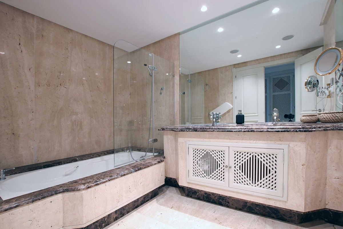 28c95c24c8e7766fdf009e3725fbac12 - 28