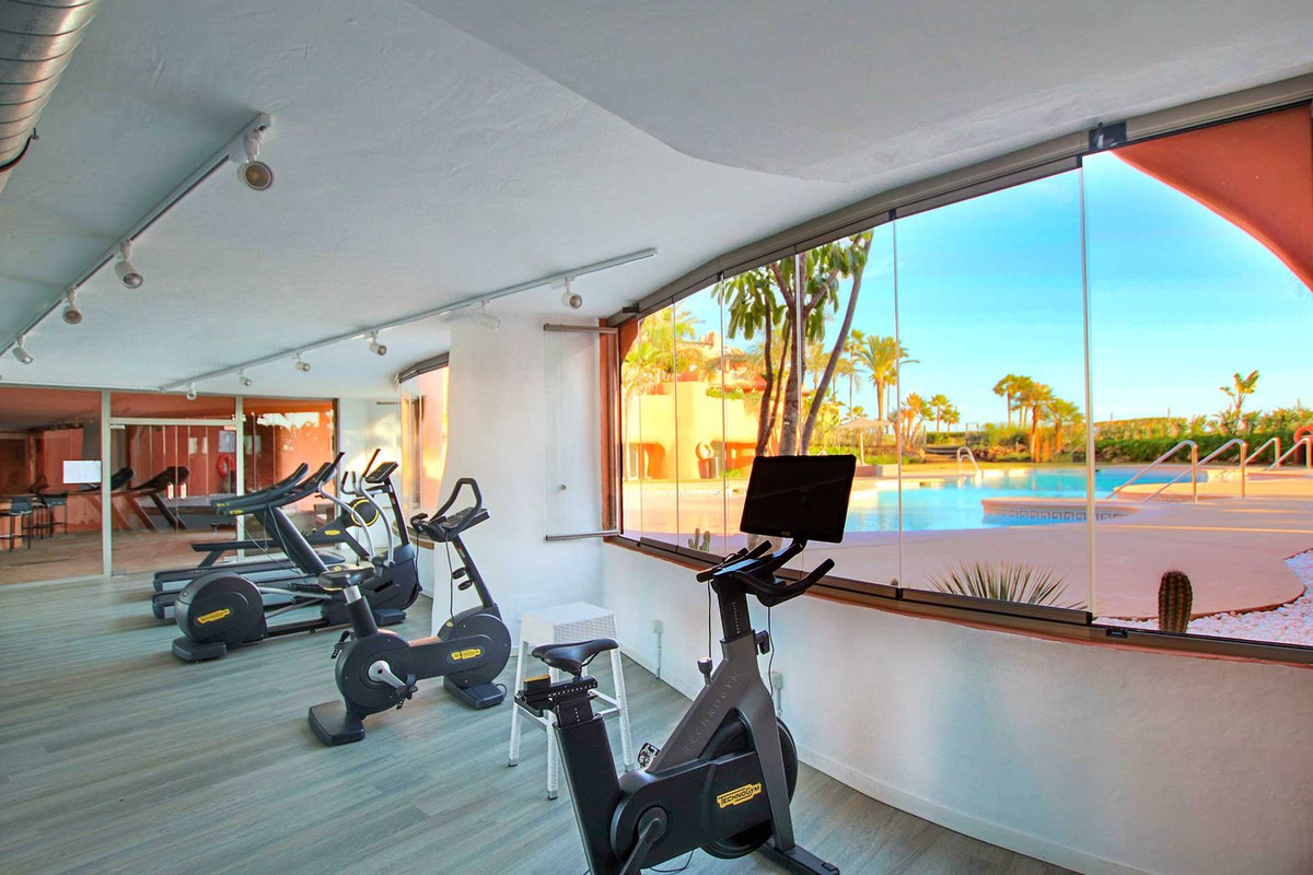 28c95c24c8e7766fdf009e3725fbac12 - 32