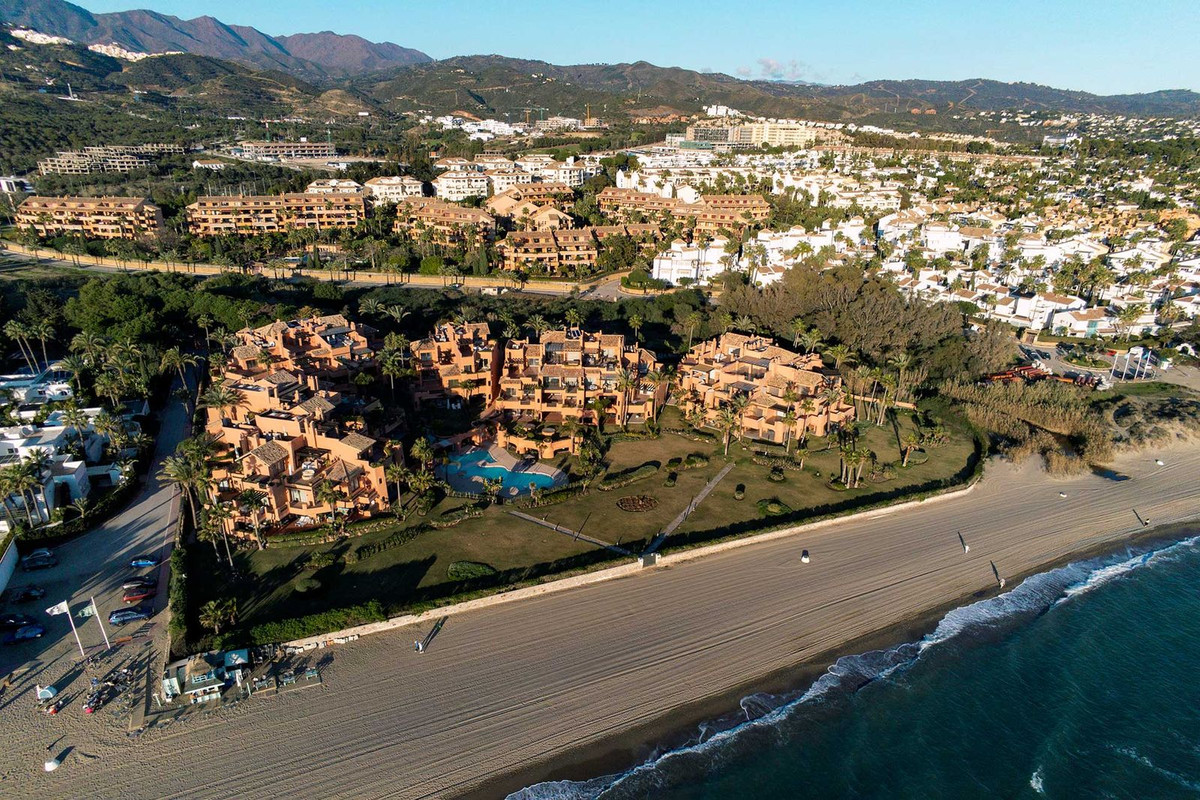 28c95c24c8e7766fdf009e3725fbac12 - 49