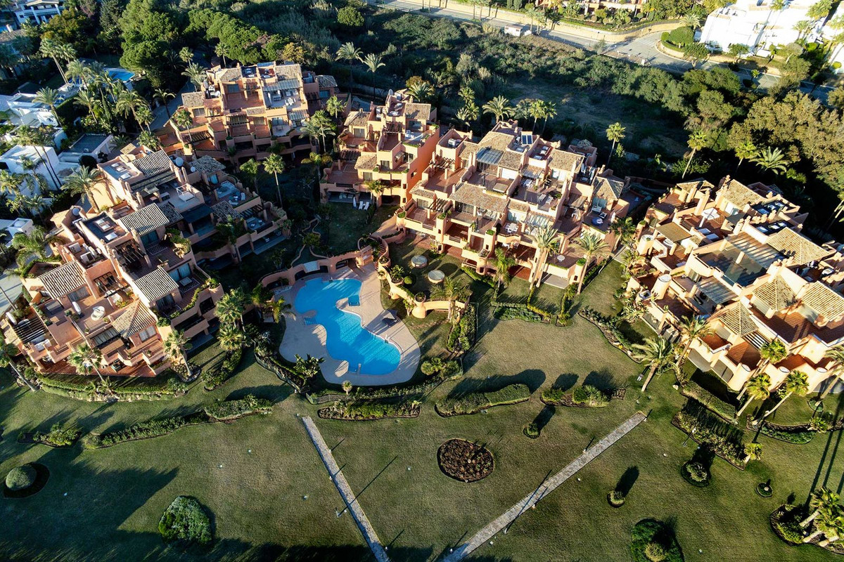 28c95c24c8e7766fdf009e3725fbac12 - 51