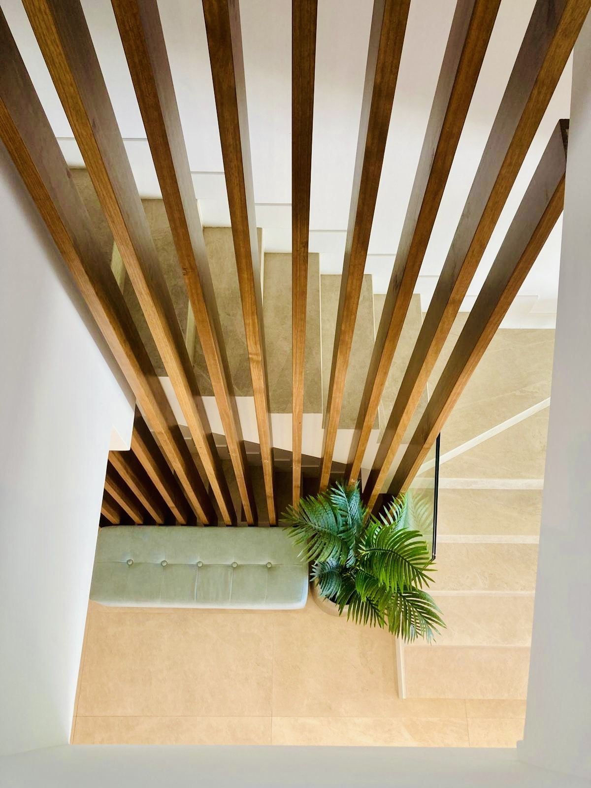 29a818fb667fef4fed3da7cae742559f - 24