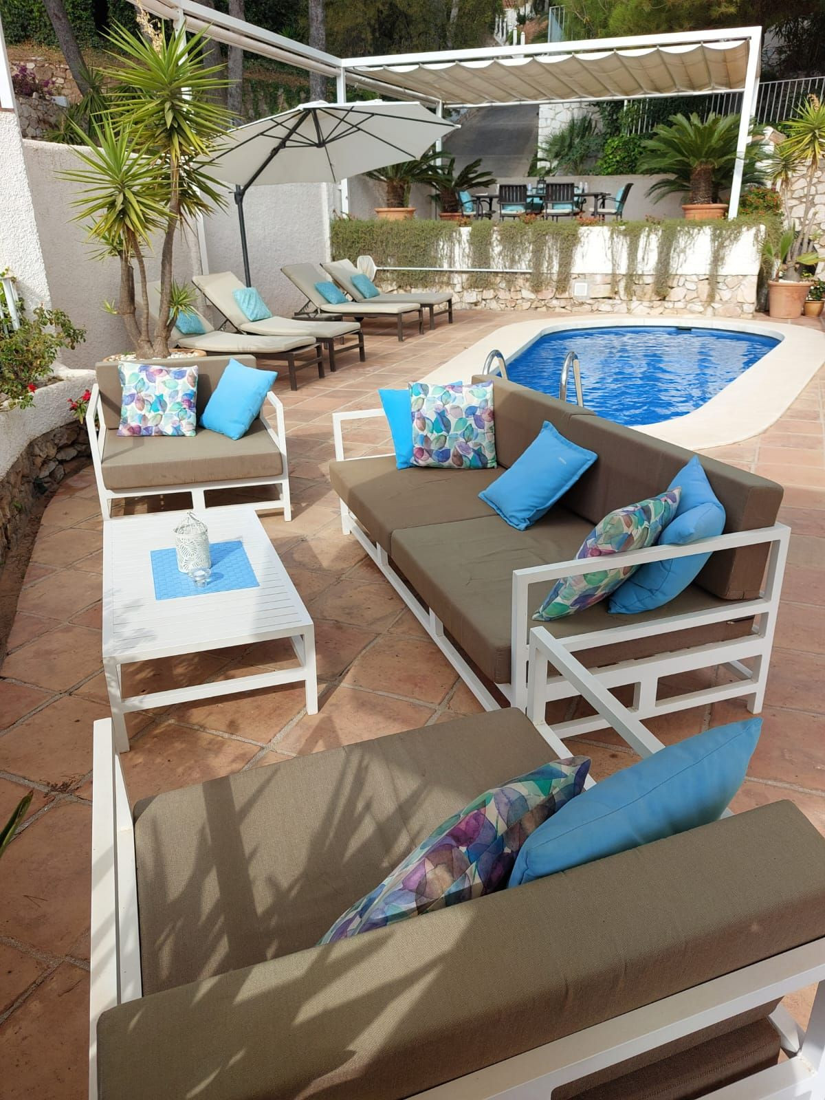 2a0ab89b16f432f0333fb3f59c534645 - 9