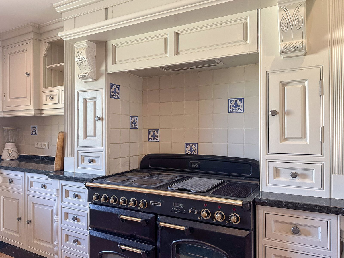 2c262fc61ee3341076d1fe064f27967f - 12