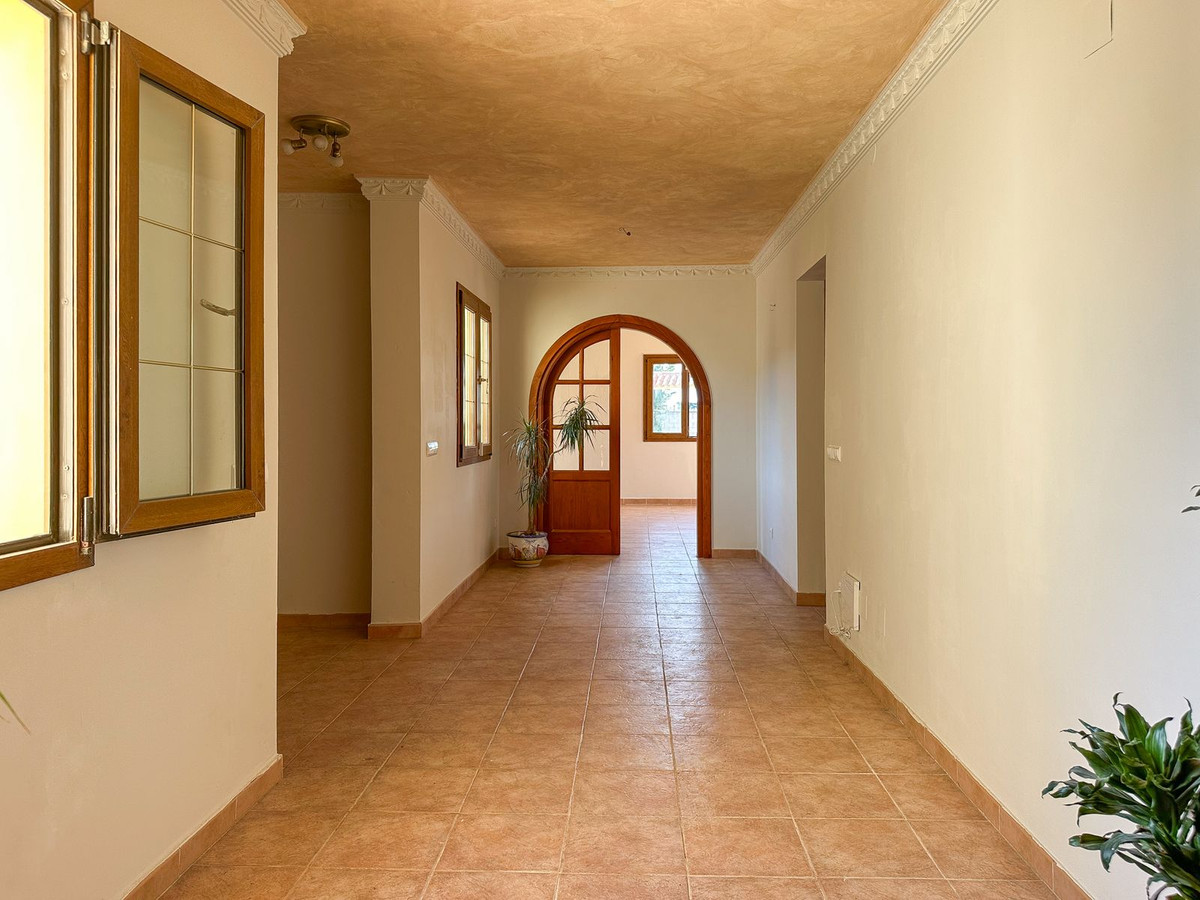 2c262fc61ee3341076d1fe064f27967f - 18